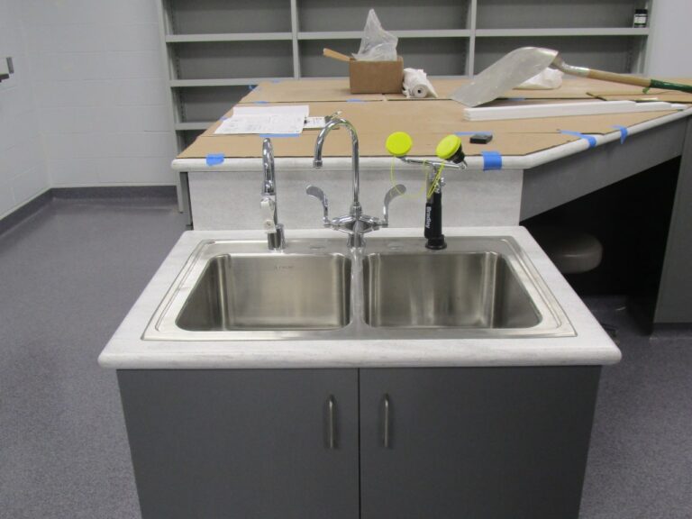 KSU-Mosier-Hall-Clean-Room