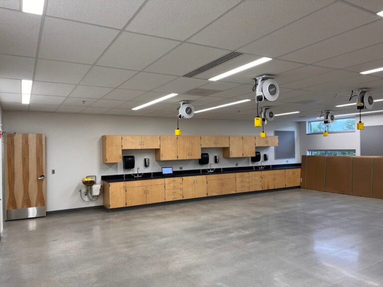 Manhattan-High-School-New-Science-Labs