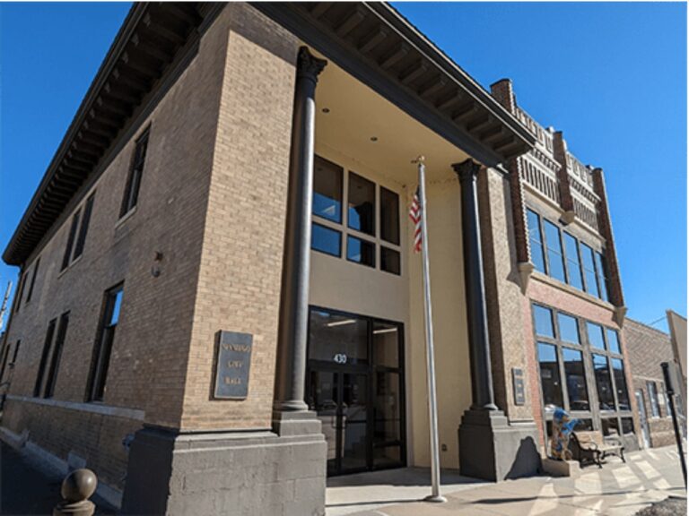 Wamego-City-Hall-Exterior-2